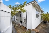 Building Photo - 7941 SW 37th Terrace