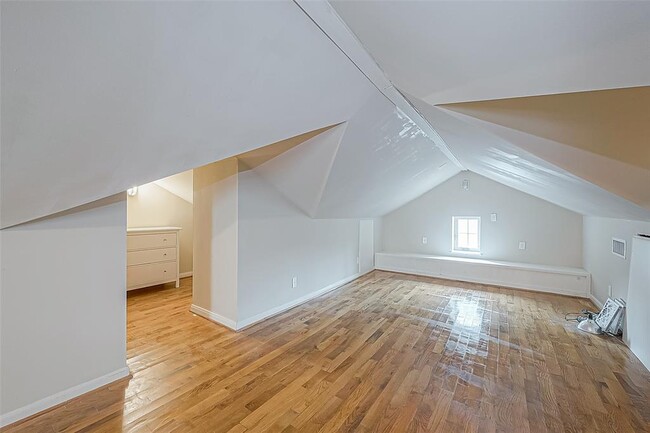Building Photo - 707 Peden St