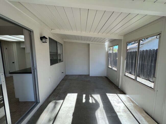 Building Photo - 1536 Sheldon Dr