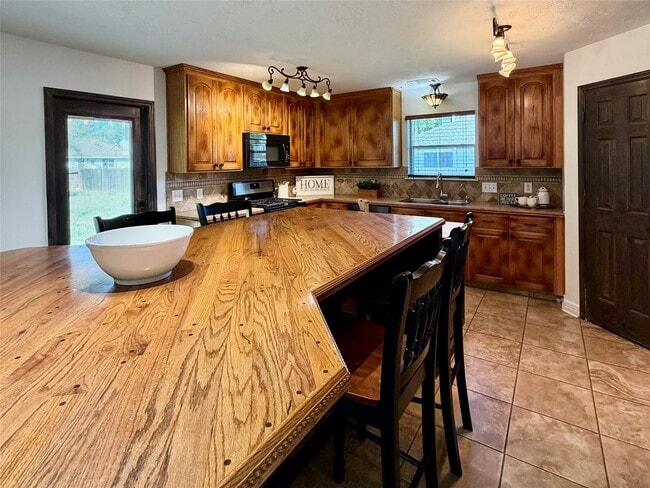 Building Photo - 6622 Grant Dr