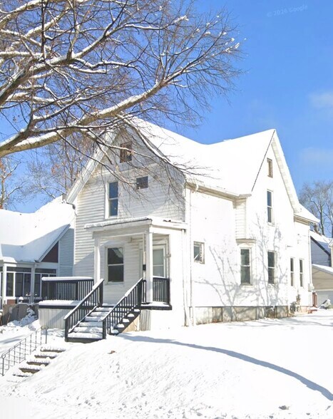 Building Photo - 3104 N Newhall St