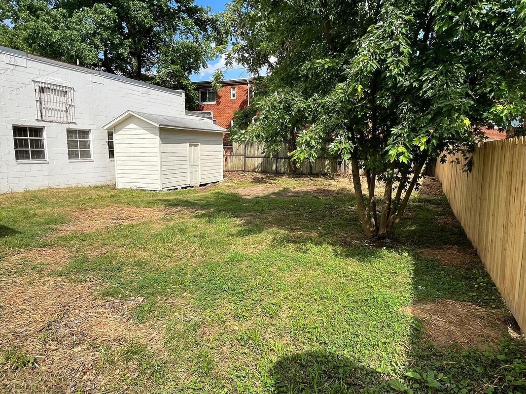 Building Photo - 5207 38th Ave