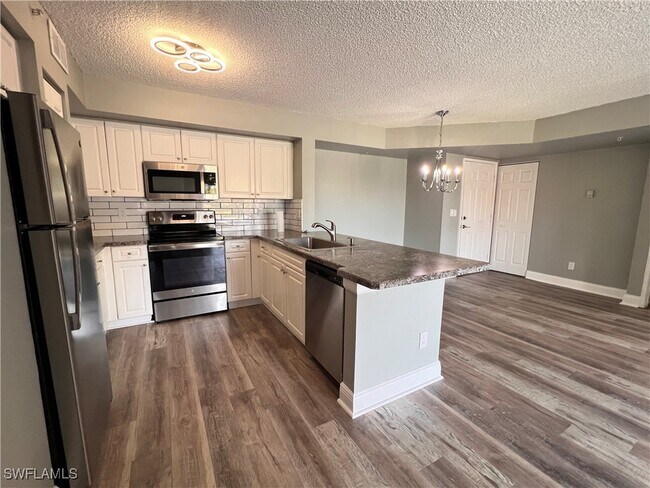 Building Photo - 1240 Wildwood Lakes Blvd
