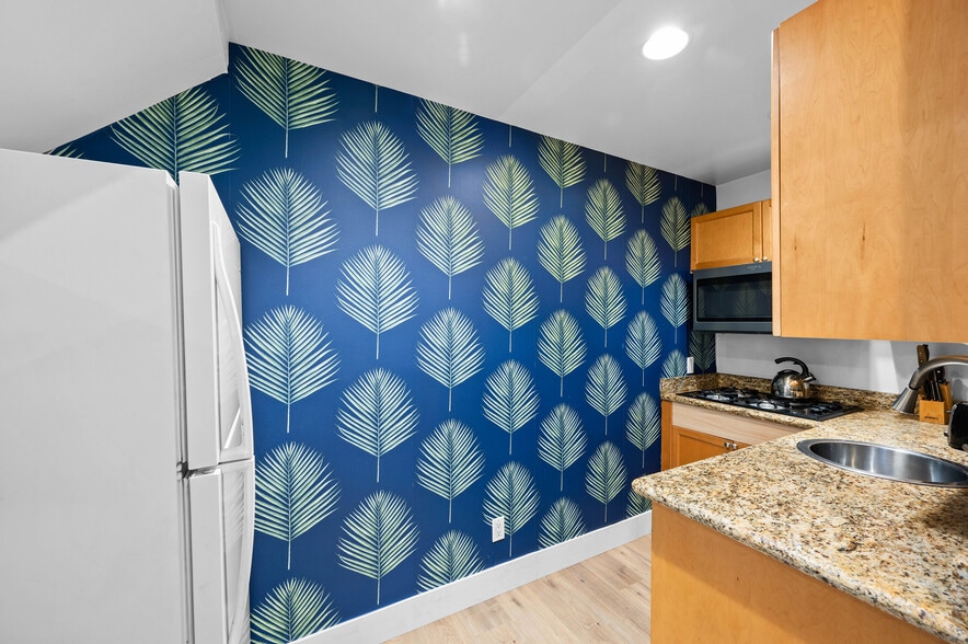 Building Photo - 10366 Eastborne Ave