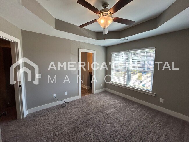 Building Photo - 417 Polo Trce