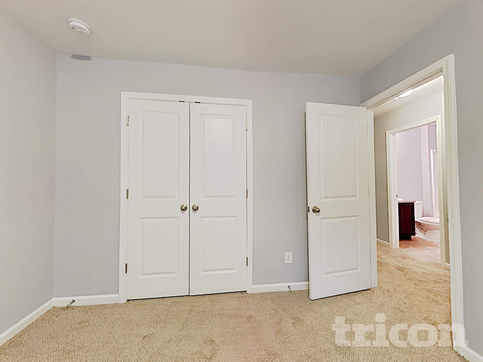 Building Photo - 3323 Lowland Dr