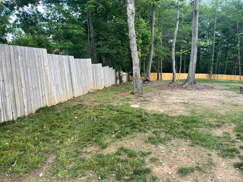 Building Photo - 2420 Middle River Rd