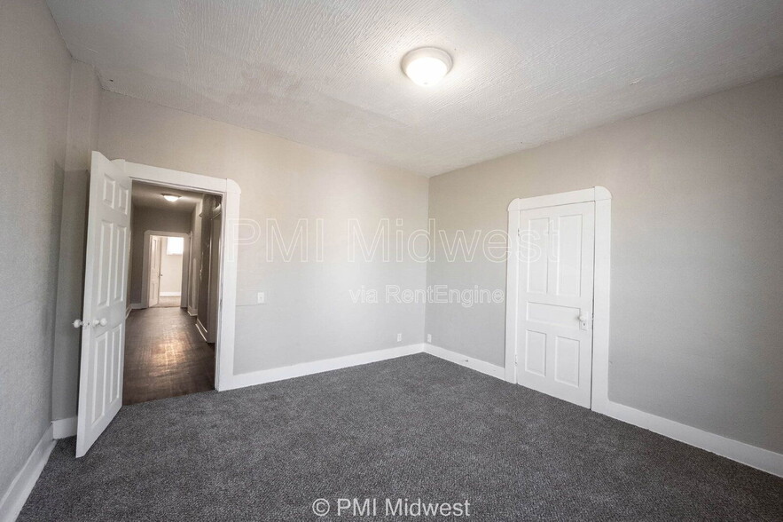 Building Photo - 101 N State Ave