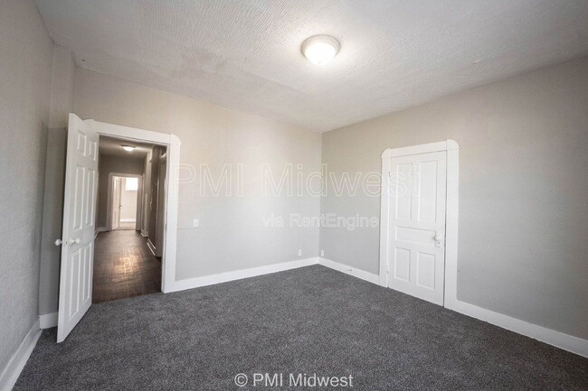 Building Photo - 101 N State Ave