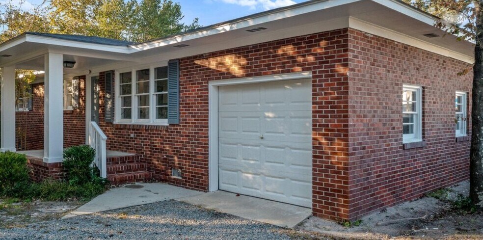 Building Photo - 26 Station Rd