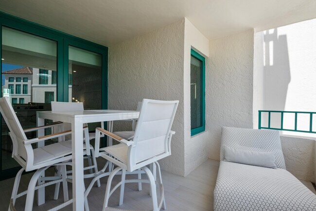 Building Photo - 100 SE 5th Ave