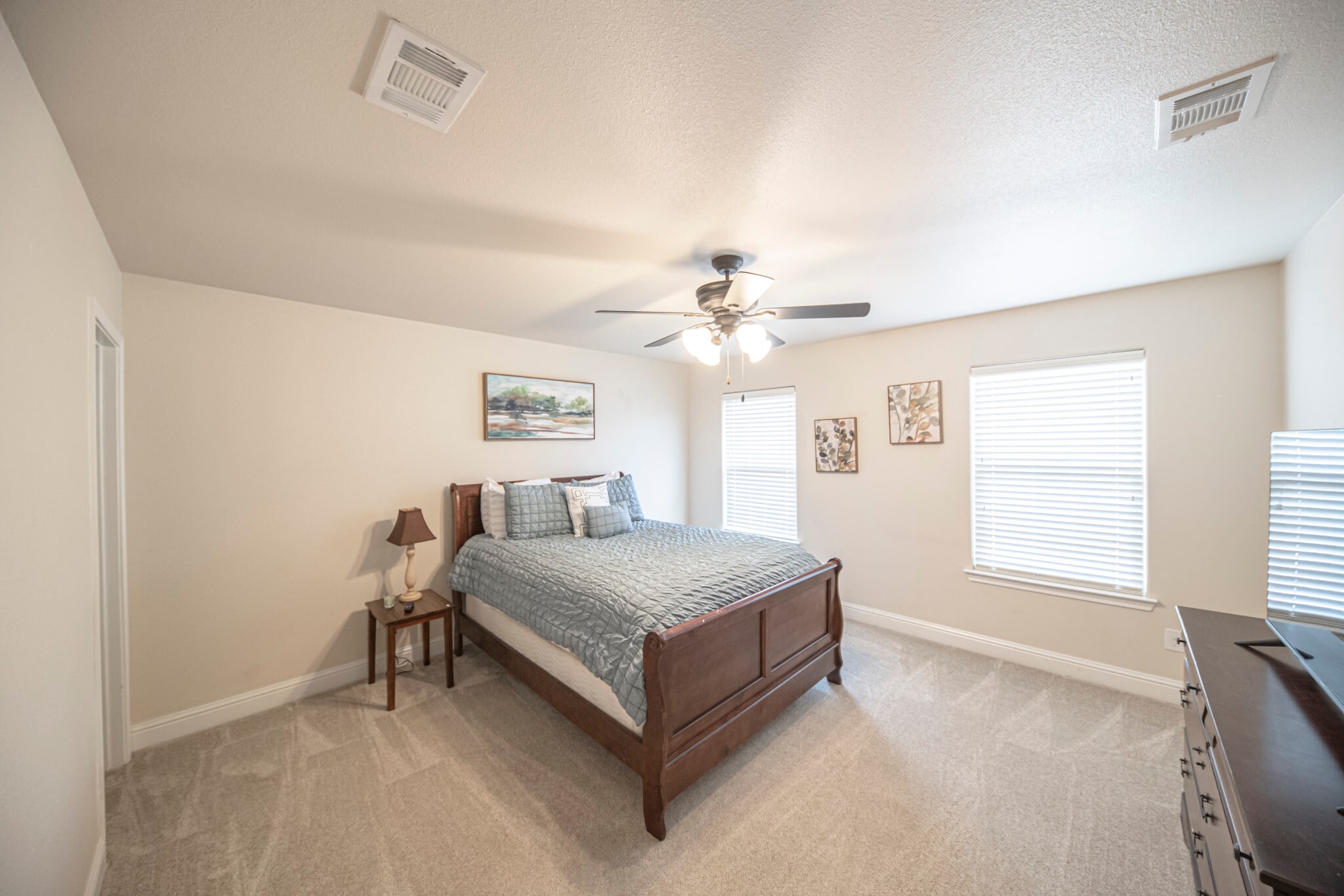 Building Photo - 6922 Ranch Hand Dr
