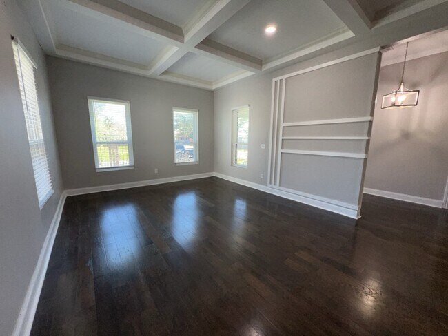 Building Photo - 401 Walton St