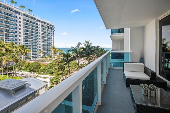 Building Photo - 2301 Collins Ave
