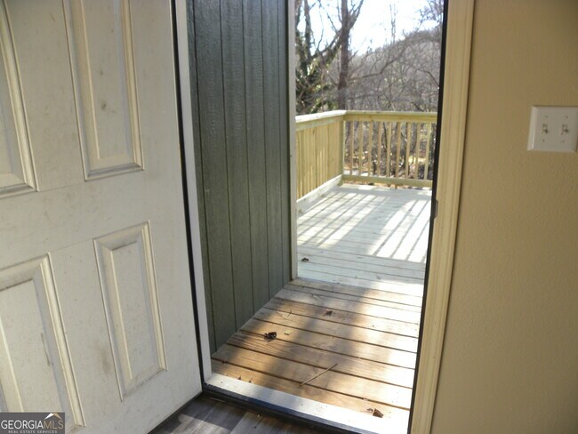 Building Photo - 105 WZ