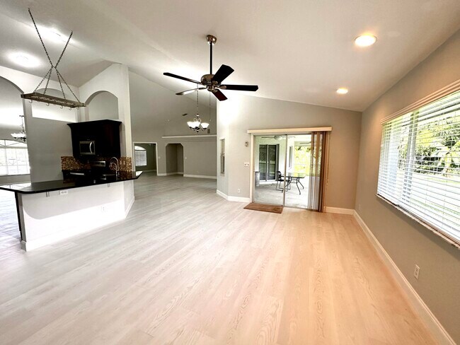Building Photo - 13576 48th Ct N