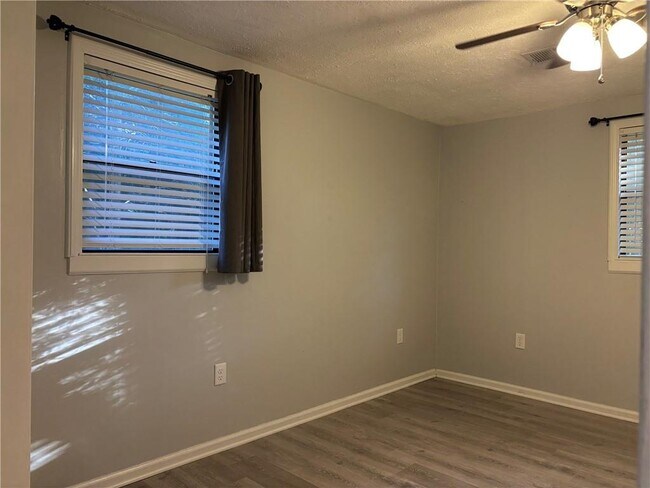 Building Photo - 209 Evans Cook Ct