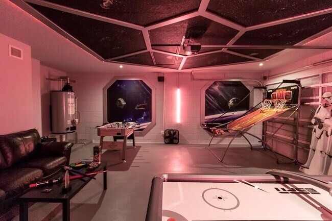 Building Photo - 251 Hypolita Ave