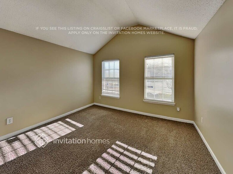 Building Photo - 215 Marriott Dr