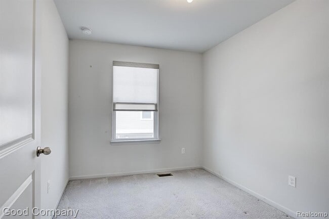 Building Photo - 2500 Normandy Rd