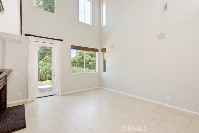Building Photo - 17 Danbury