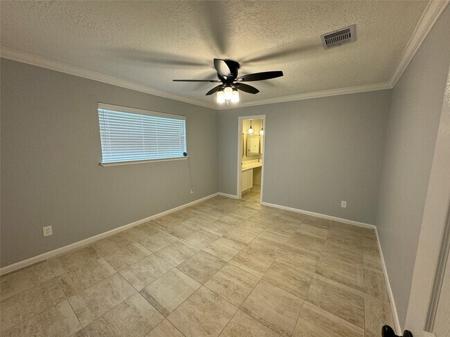Building Photo - 7910 Sands Point Dr
