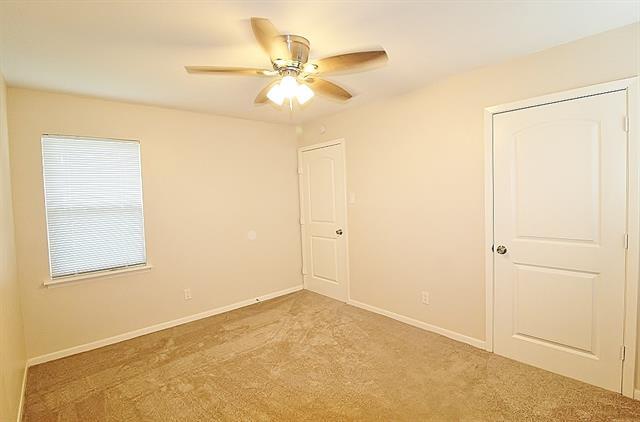 Building Photo - 1110 S Hall St