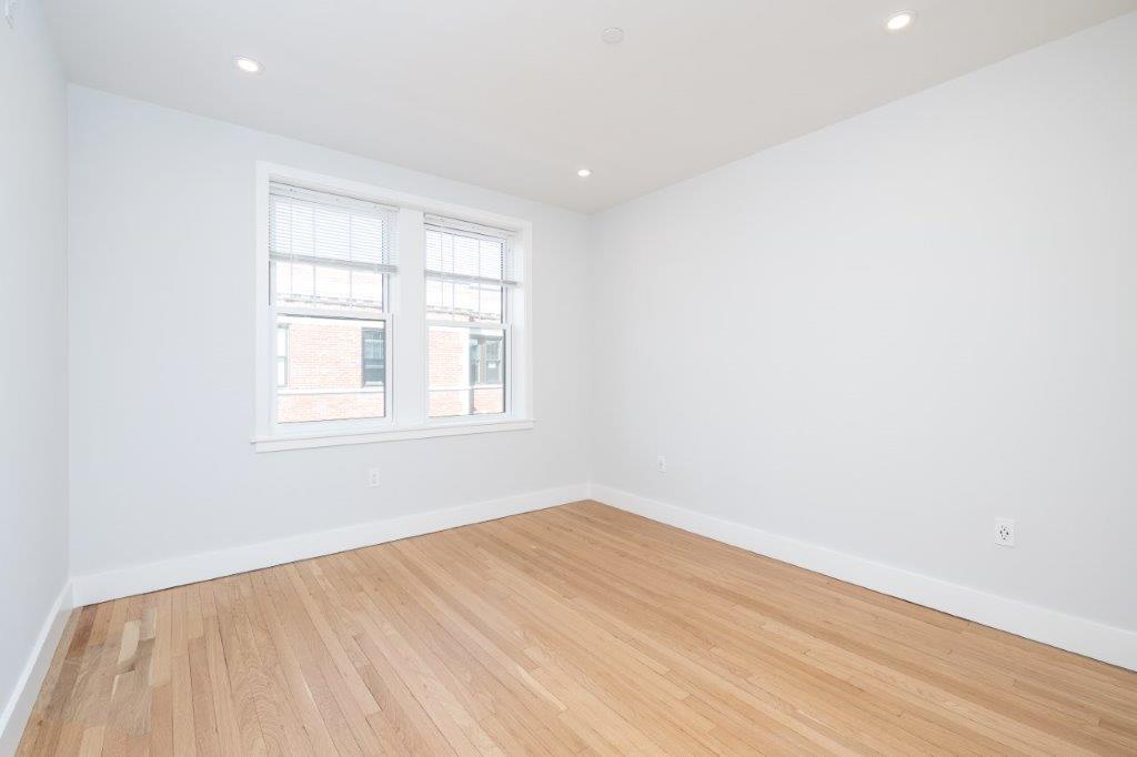 Building Photo - 19 Forest St