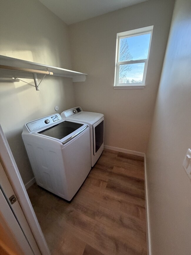 Building Photo - 4280 NE Alexander Way