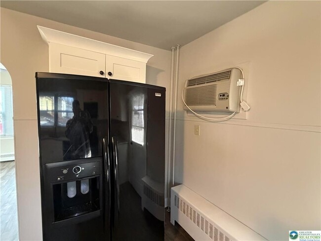 Building Photo - 32 N Front St