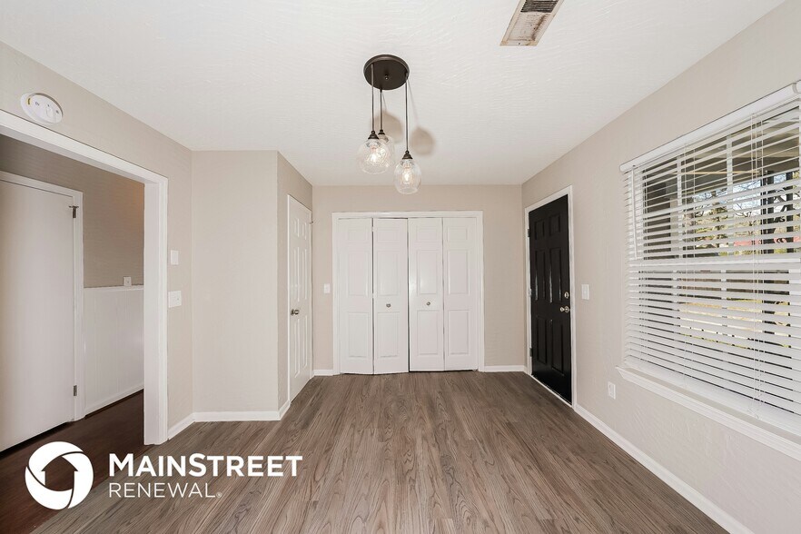 Building Photo - 1310 25th Ave