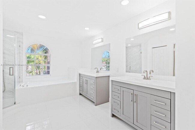 Building Photo - 15842 SW 14th St