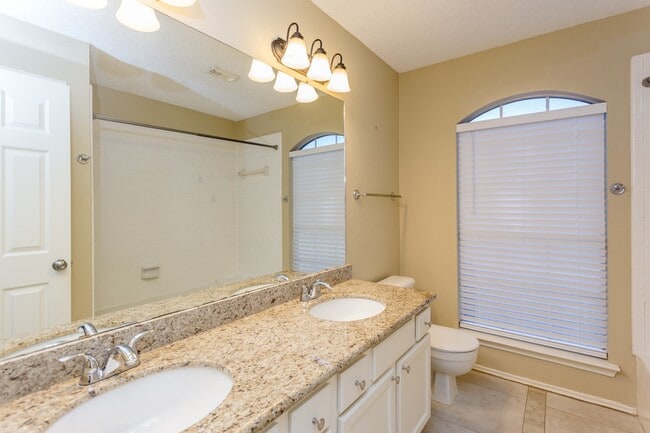 Building Photo - 6926 Shady Ln