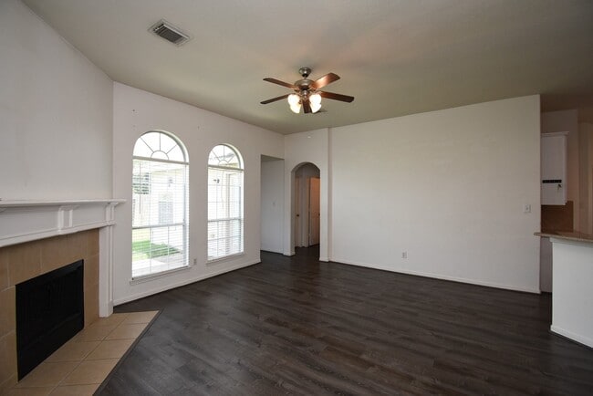 Building Photo - 128 Long Canyon Ln