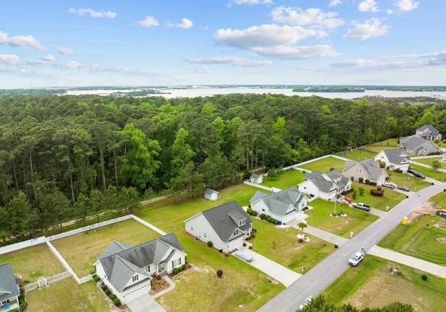 Building Photo - 112 Meadowbrook Ct