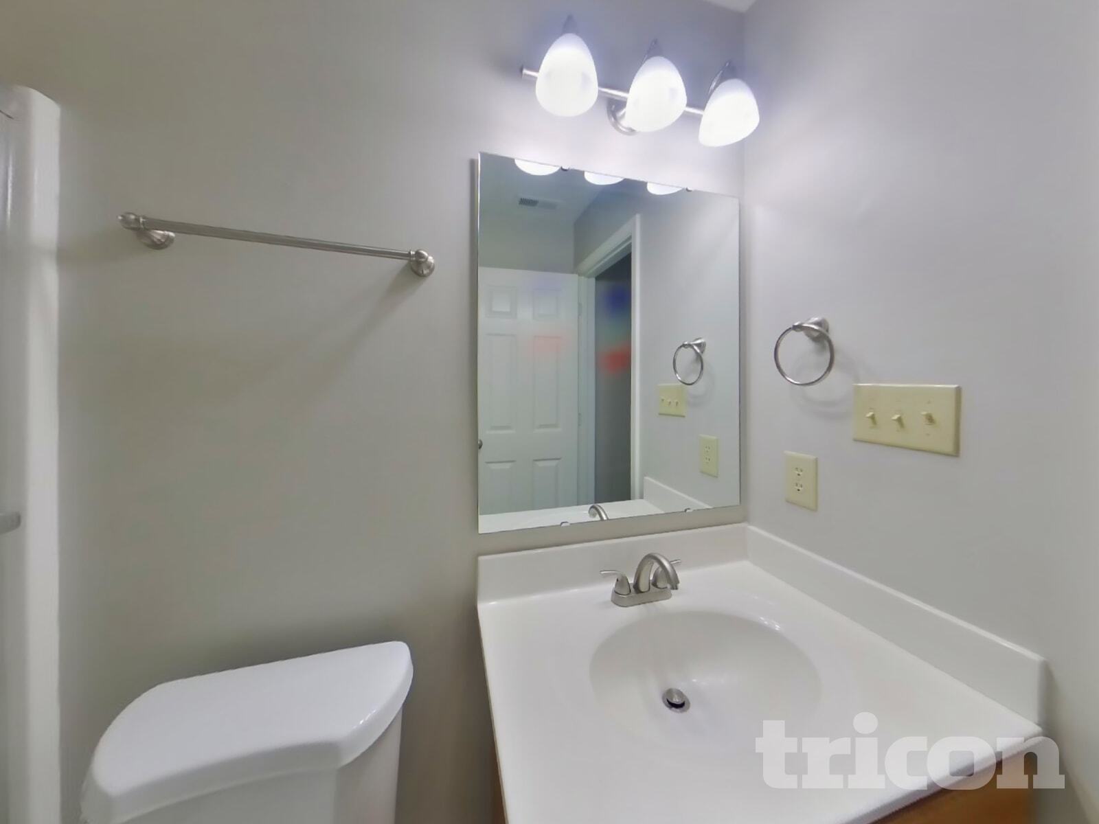 Building Photo - 910 S Shore Ct