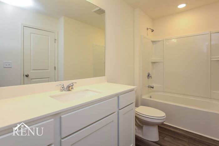 Building Photo - 3096 Calcutta St