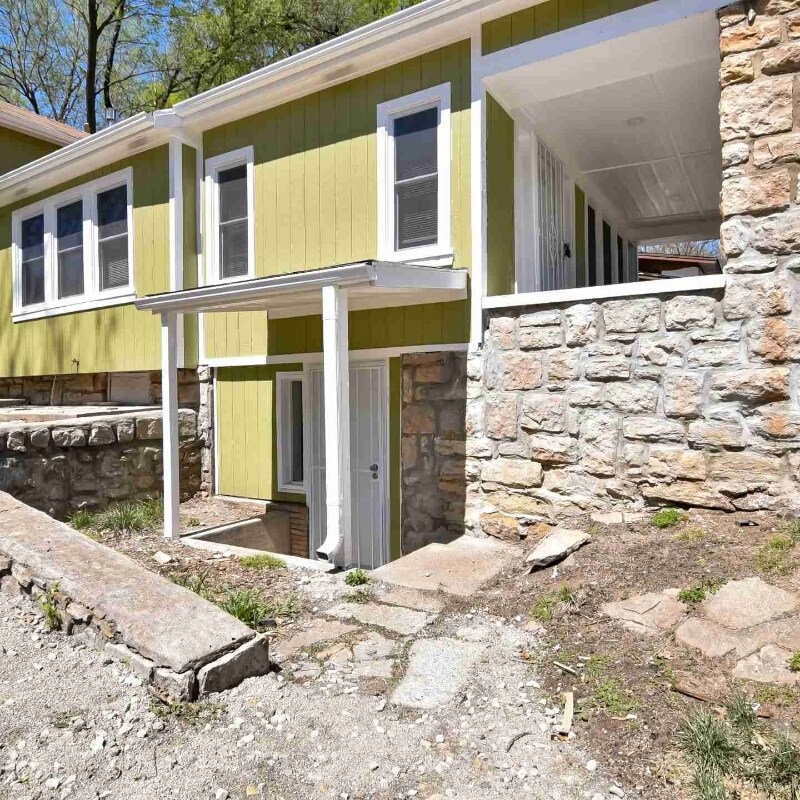 Building Photo - 5712 Garfield Ave