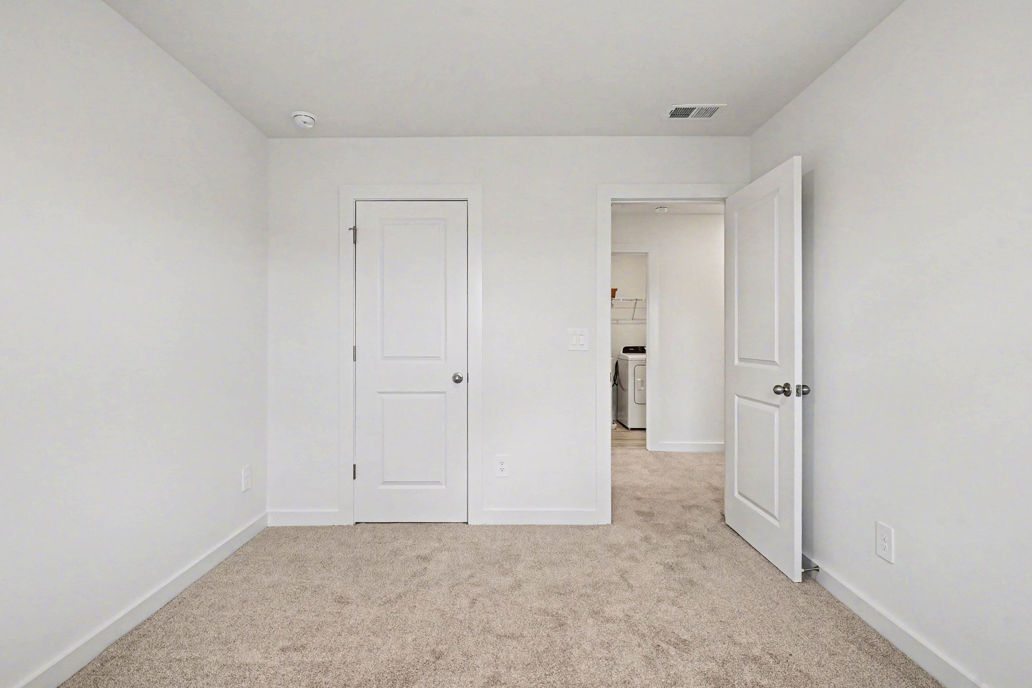 Building Photo - 1933 Mahala Dr