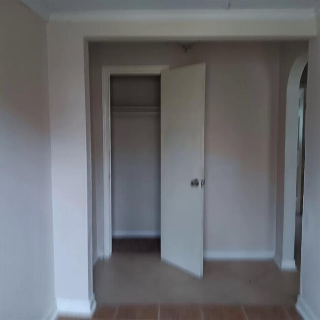 Building Photo - 23472 Pine Forest Dr