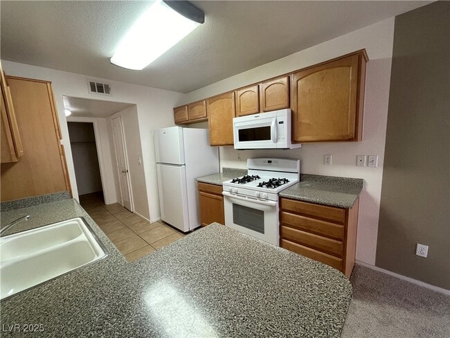 Building Photo - 502 Quail Bird Pl