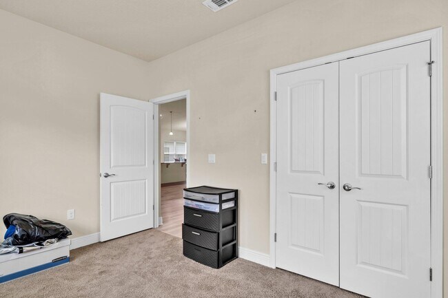 Building Photo - 115 Speckled Trout Ln S
