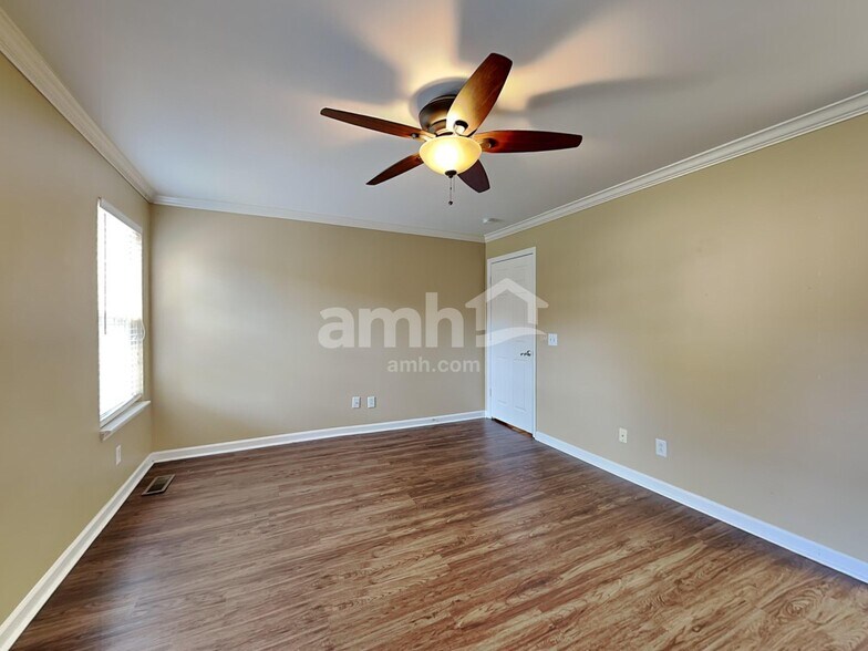 Building Photo - 6544 Broken Bow Dr