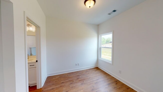 Building Photo - Comfort & Style – Beautiful 2-Bedroom Town...