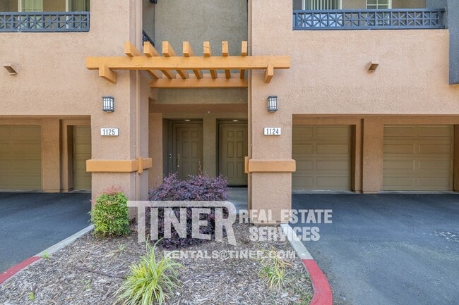 Building Photo - 2001 Club Center Dr