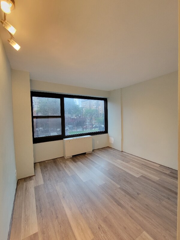 Building Photo - 135 Montgomery St