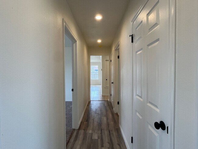 Building Photo - 3 Bedroom 2 Bath in Hopper Subdivision