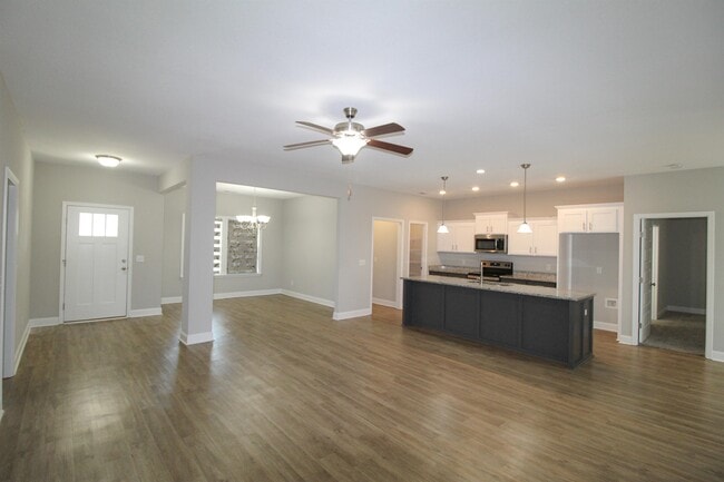Building Photo - 512 Belmont Ave