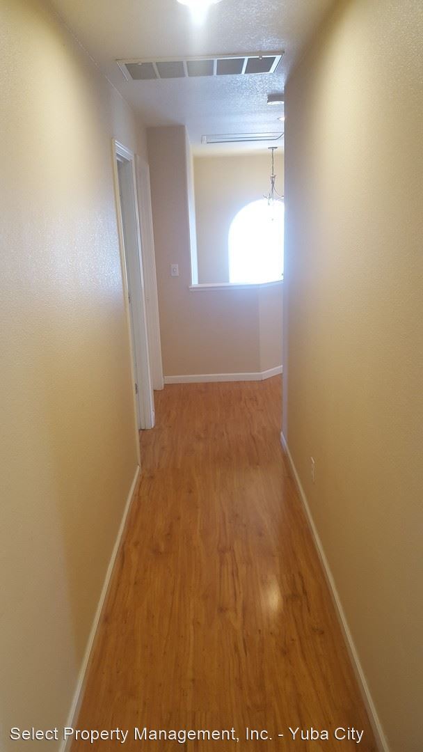 Building Photo - 5 br, 2.5 bath House - 1260 Gerald Court