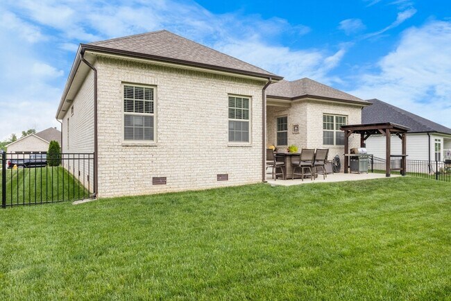 Building Photo - 1558 Hereford Blvd